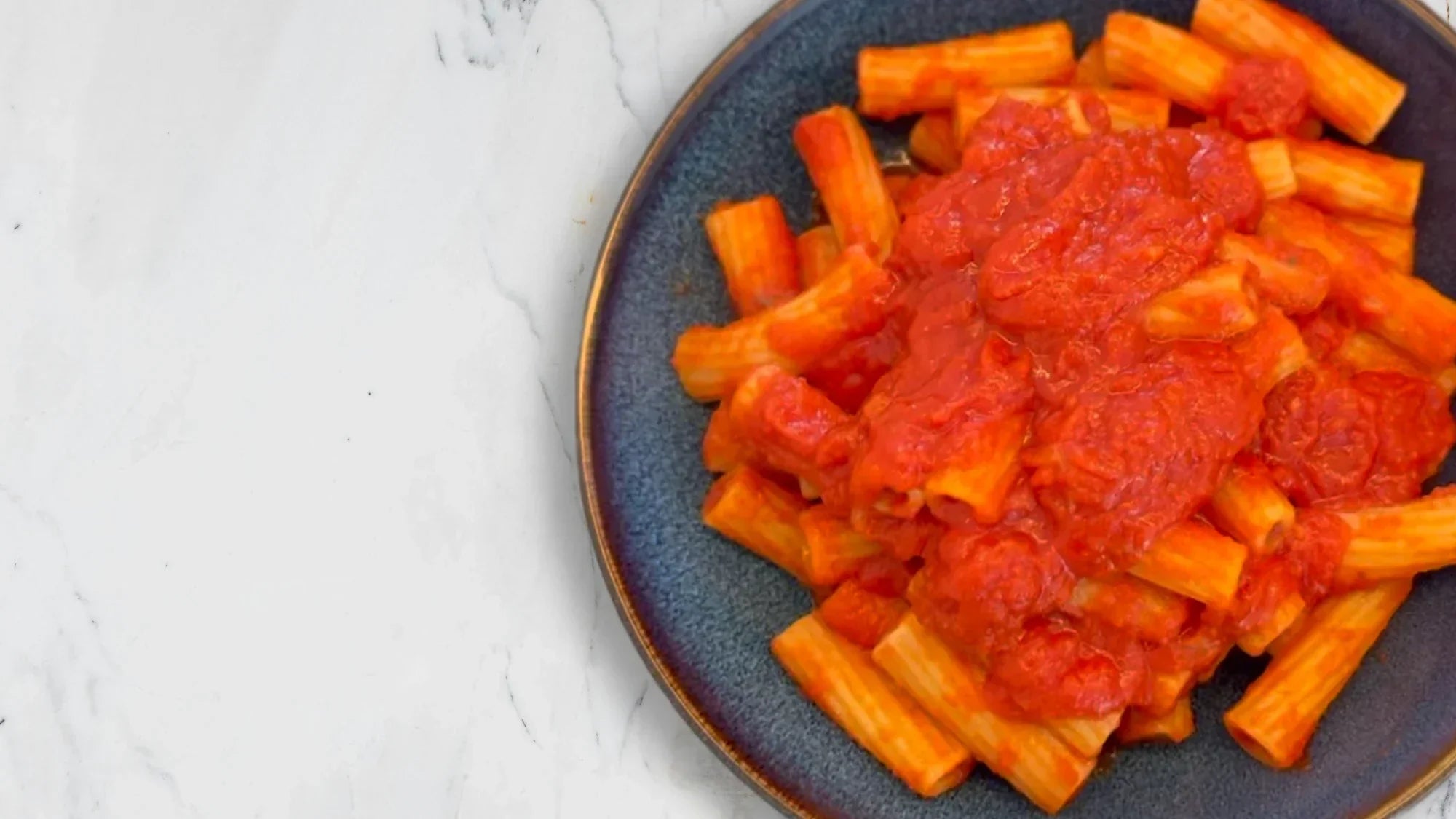 Pasta al sugo di pomodoro classico