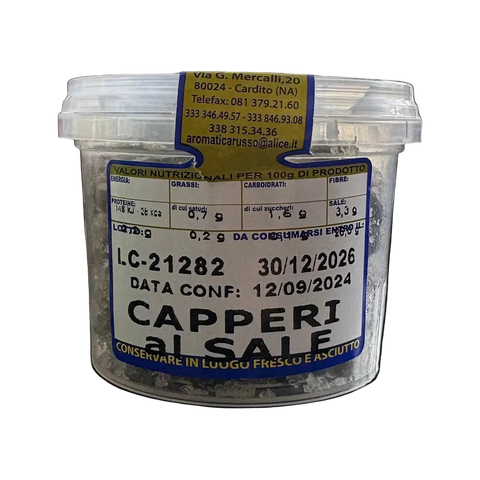 L’Aromatica Capperi al Sale 80 g, vaschetta trasparente con etichetta e capperi ricoperti di sale