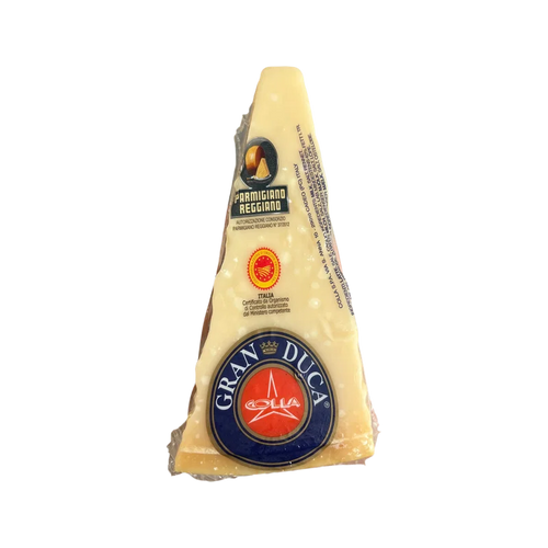 Parmigiano Reggiano DOP 300 g, punt met de gemerkte korst van het Consorzio